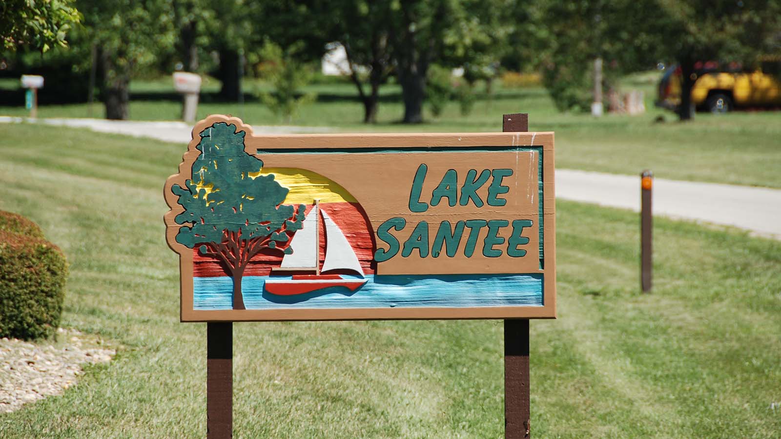 Lakeview_Wellness_Lake_1600x900_0001_Lake-Santee-Sign